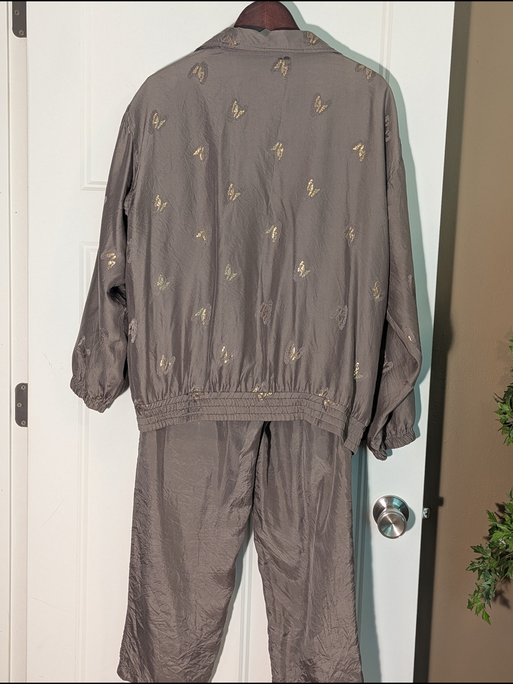 Vintage Women's Two-Piece Silk Lightweight Jacket & Pants Set. Sz Med. - Picture 2 of 16